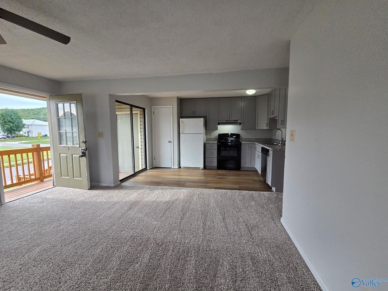 12100 Carriage Ct Se Apt D #D - Photo 4 of 12