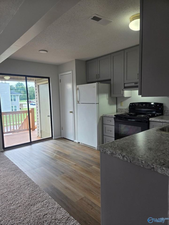 12100 Carriage Ct Se Apt D #D - Photo 7 of 12