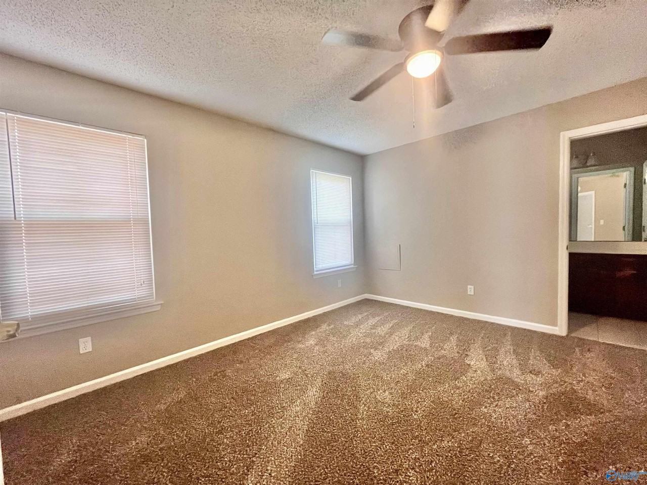 102 Yellowwood Ct - Photo 6 of 17