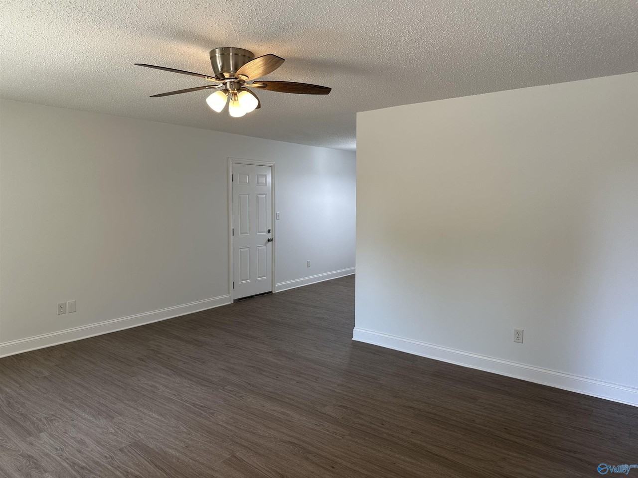 127 Liza Ln - Photo 3 of 16