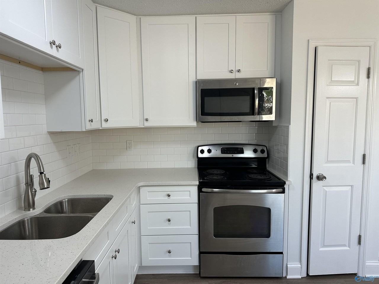 127 Liza Ln - Photo 7 of 16