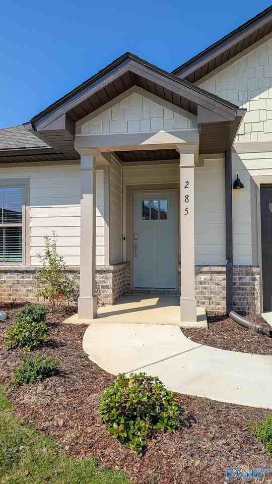 285 Shangrila Way - Photo 6 of 37