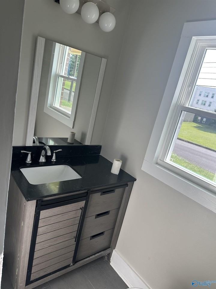 624 Austin Dr Nw - Photo 7 of 9