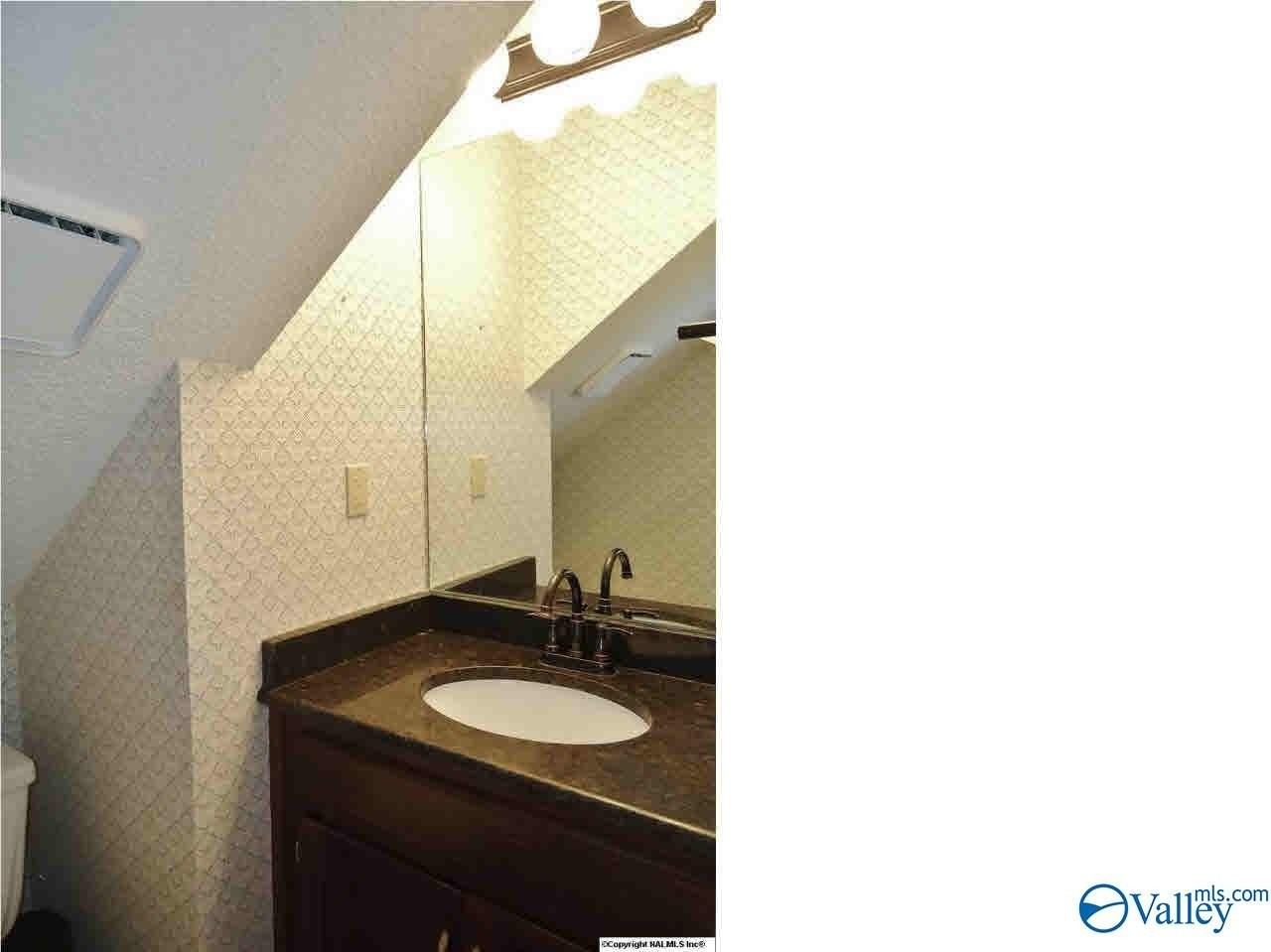 722 Highland Dr - Photo 7 of 20