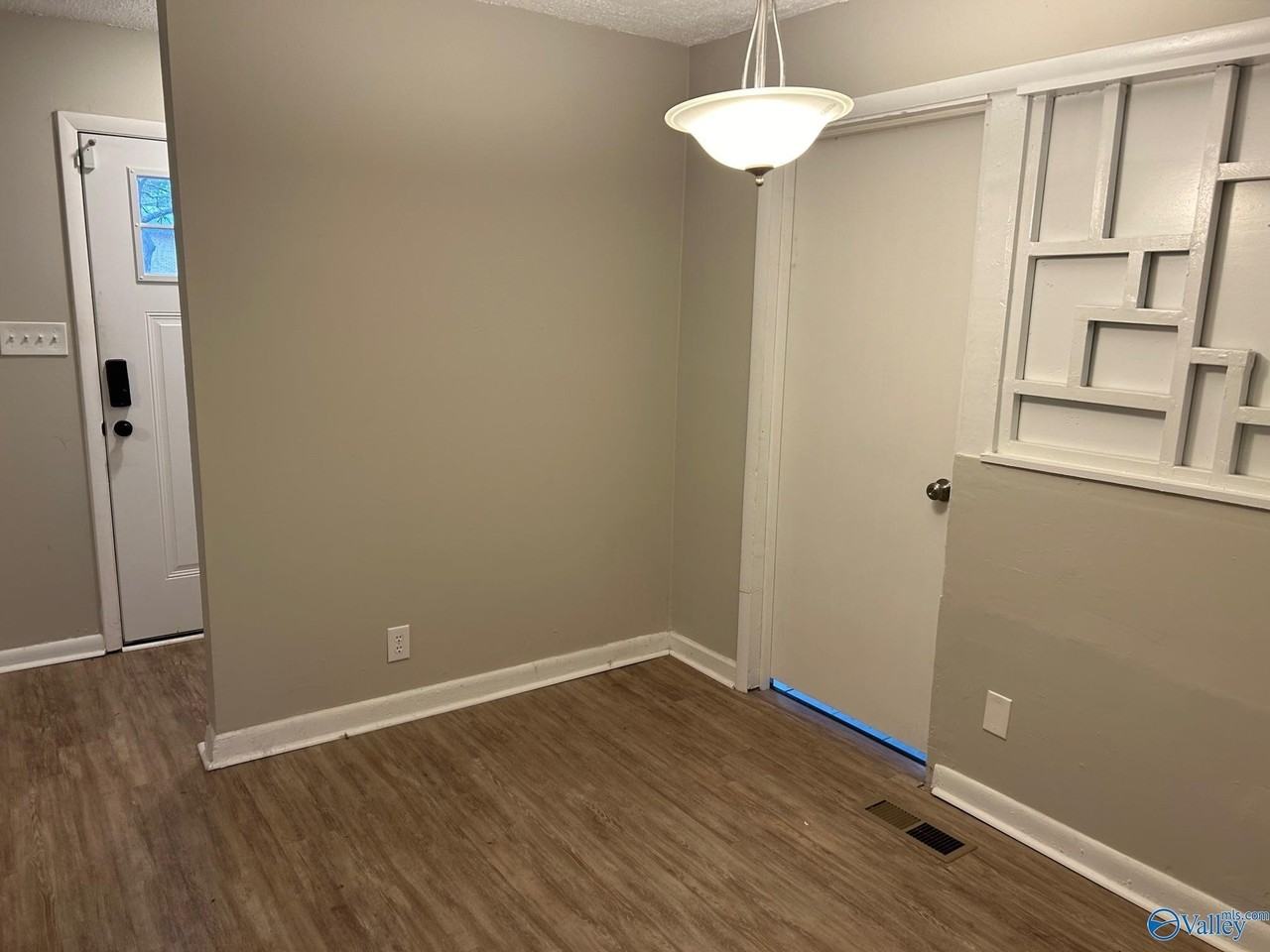 3721 Broadmor Rd Nw - Photo 4 of 15