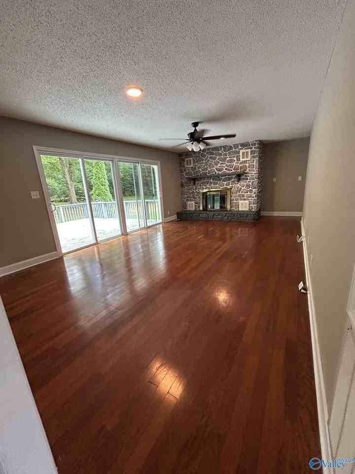 153 Jacque Jim Dr Ne - Photo 3 of 17