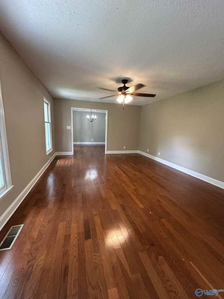 153 Jacque Jim Dr Ne - Photo 4 of 17