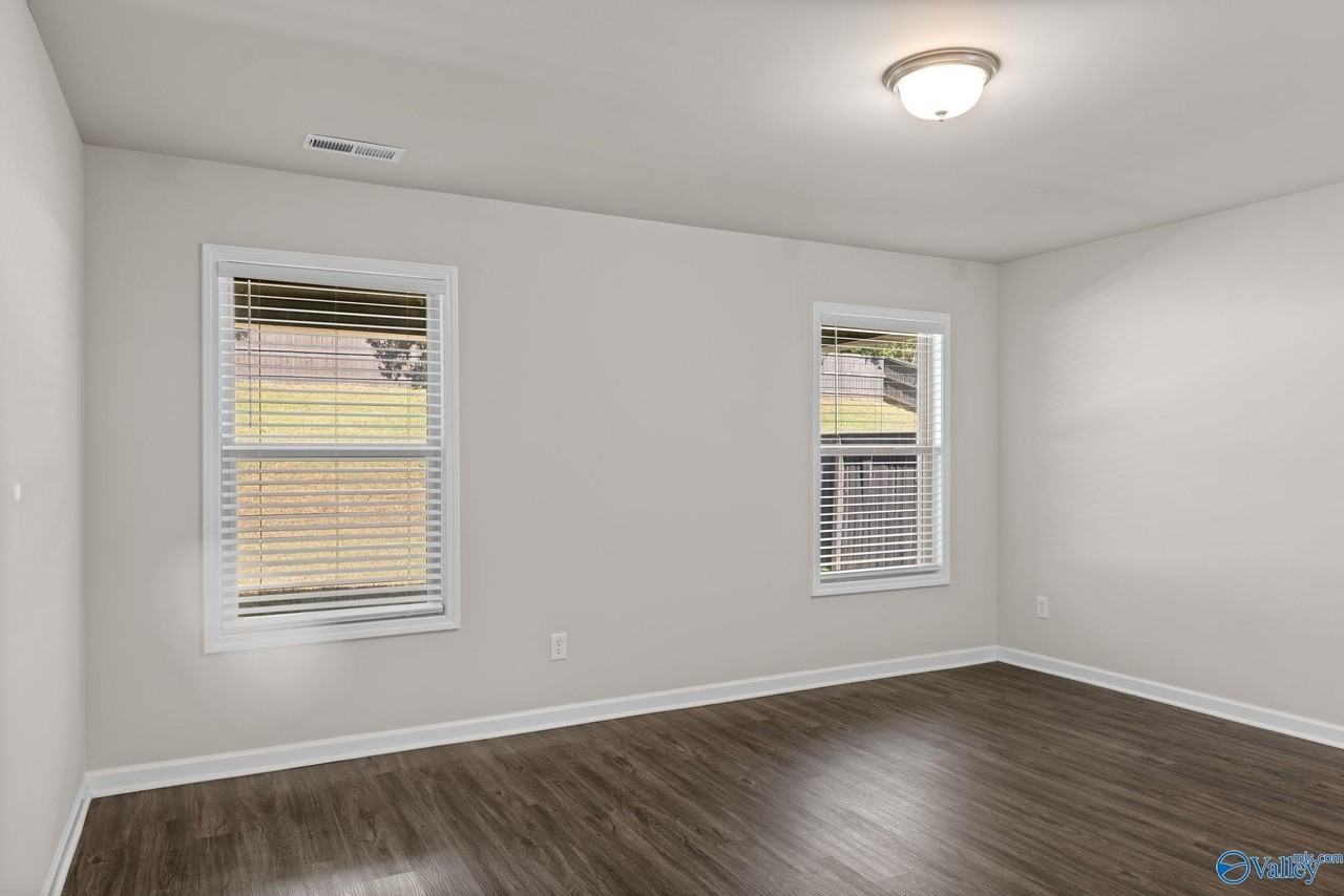 338 Fenrose Dr - Photo 4 of 28