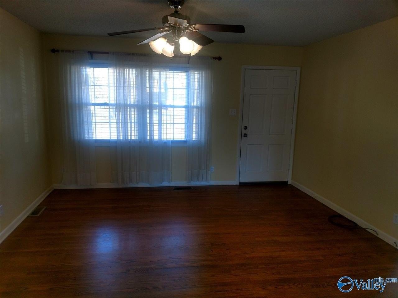 11012 Crestfield Dr Se - Photo 4 of 17