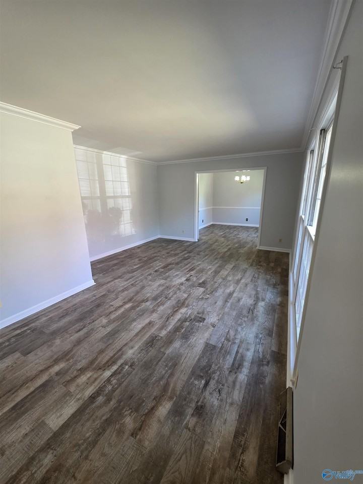 209 Winthrop Dr Sw - Photo 3 of 18