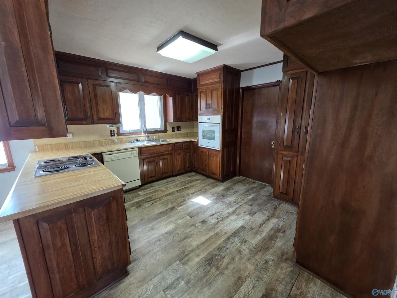 209 Winthrop Dr Sw - Photo 5 of 18