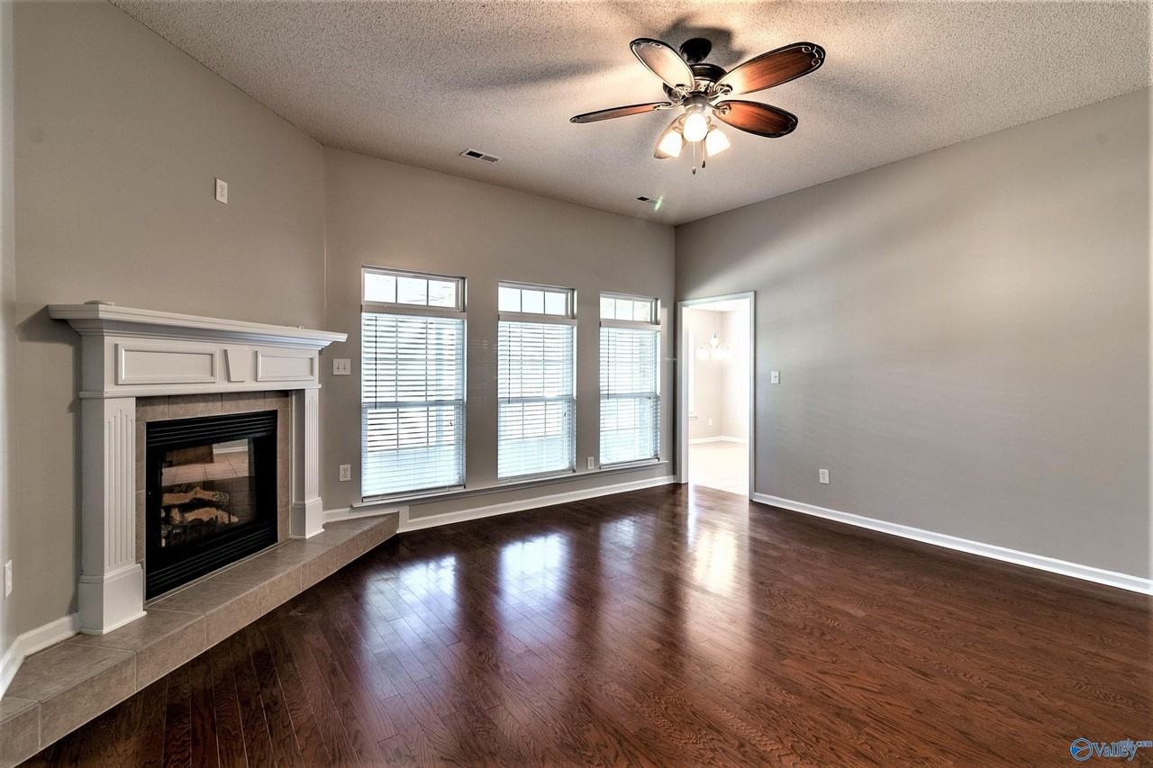 111 Wittington Ln - Photo 5 of 20