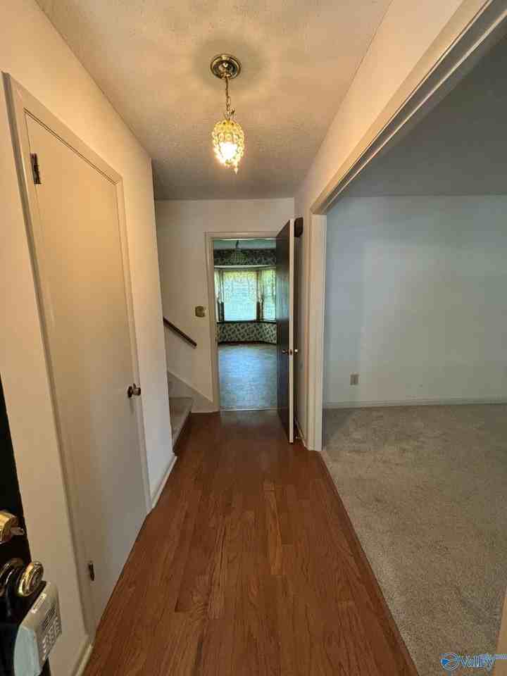 1925 Lynnbrook Dr Sw - Photo 4 of 19