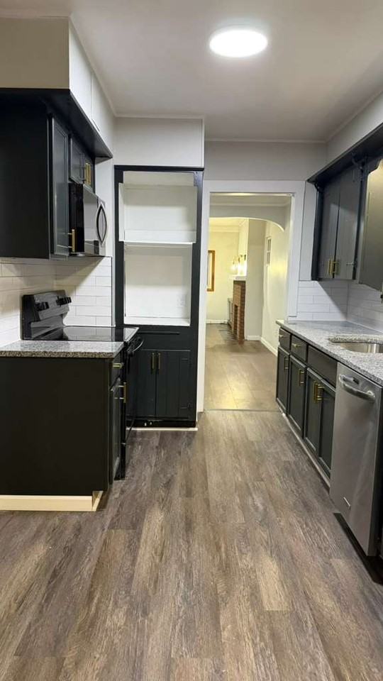 13901 Tyler Ave #1 - Photo 5 of 24