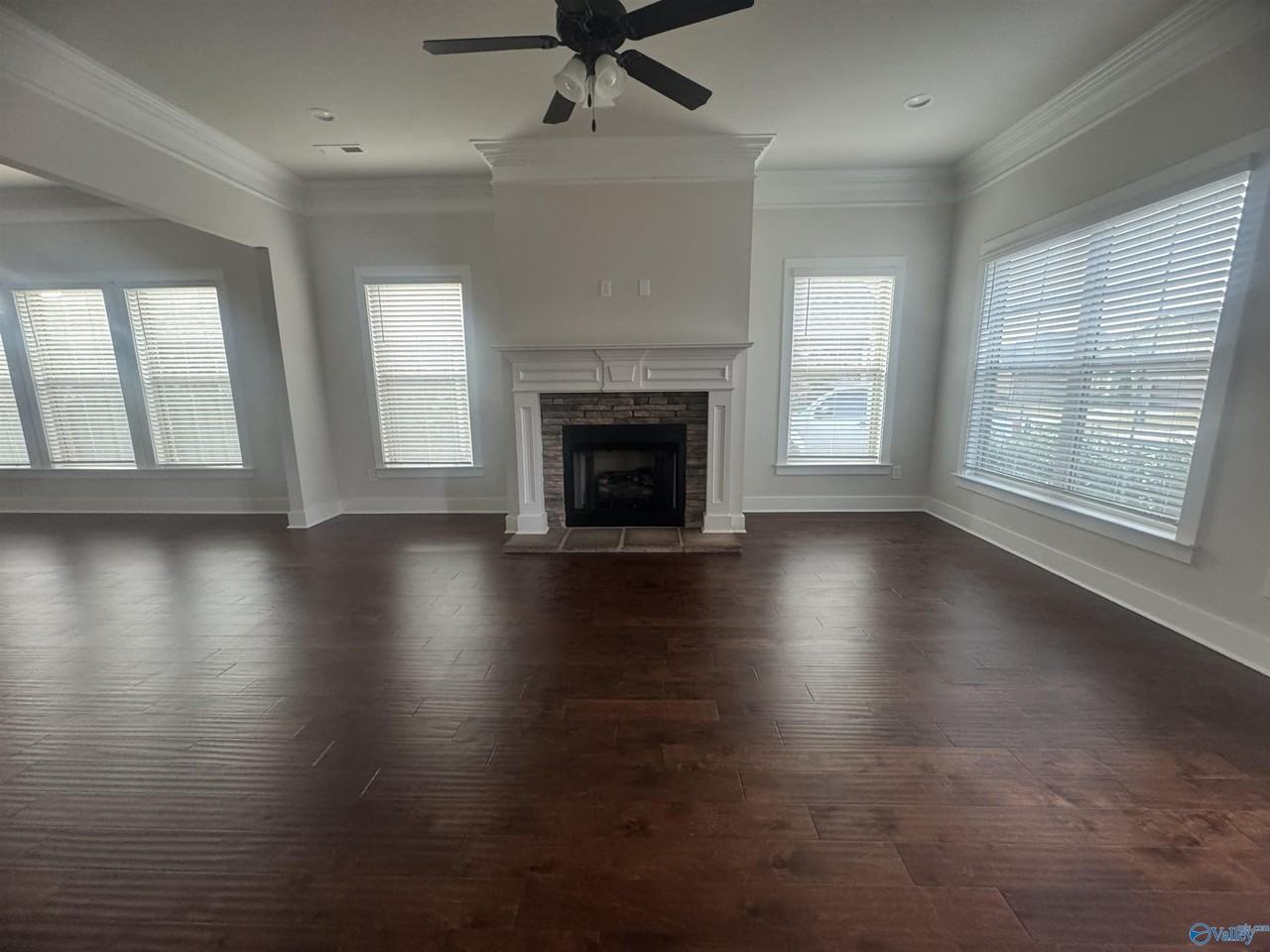 117 Innocent Trl - Photo 4 of 29