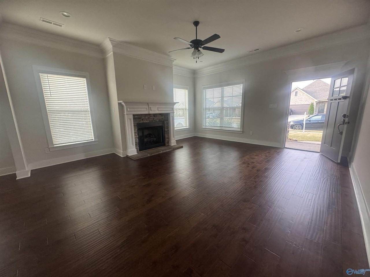 117 Innocent Trl - Photo 5 of 29