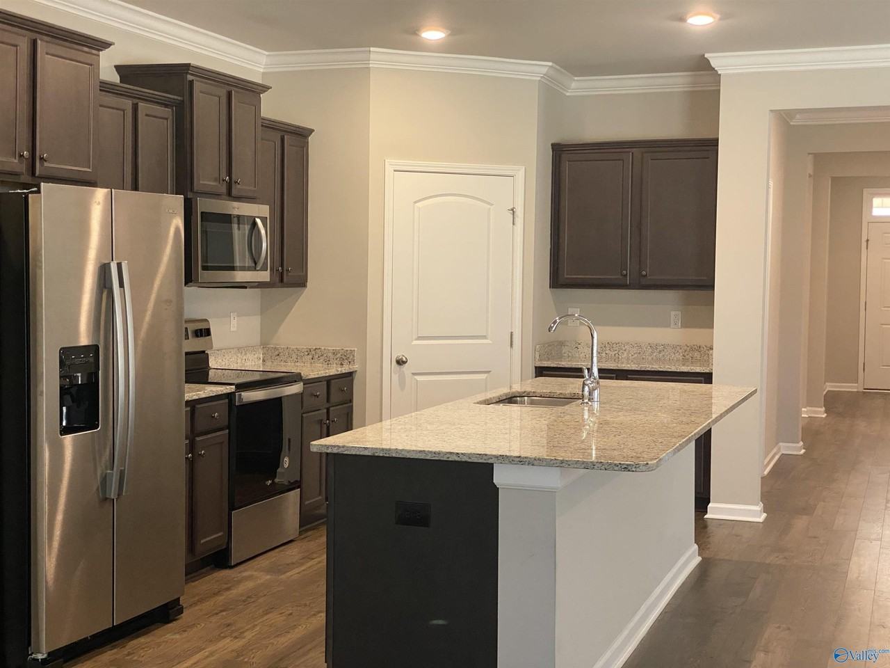 14980 Westmead Ln - Photo 6 of 36