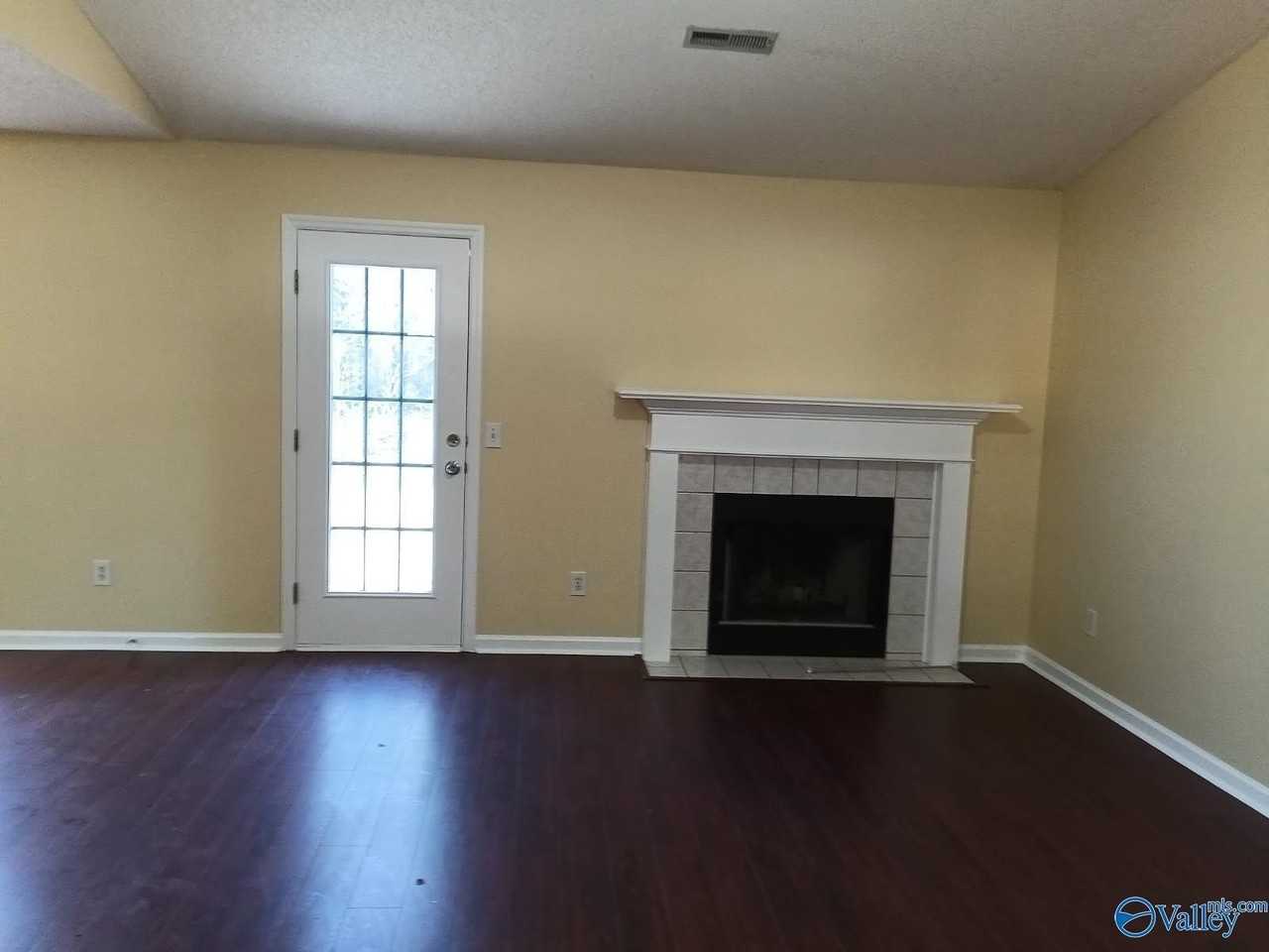 217 Falcon Ridge Dr - Photo 2 of 20