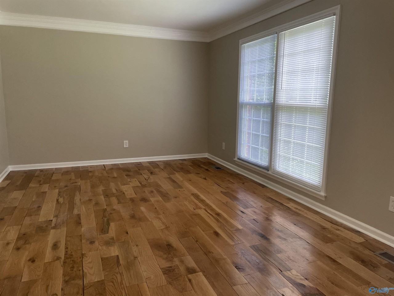 2101 Stapp Dr Ne - Photo 5 of 19