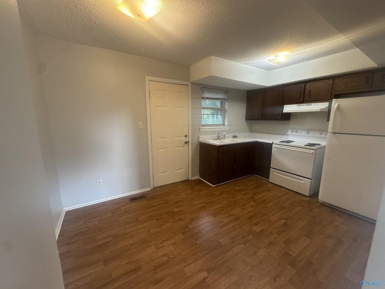 908 Stevens Ct Ne Apt C #C - Photo 3 of 10