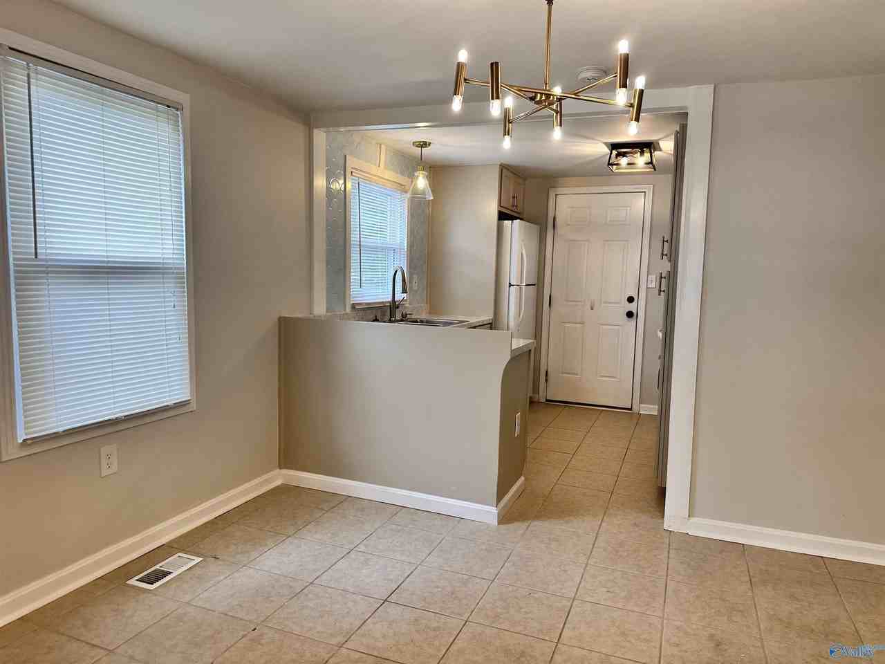 1508 Mckinley Ave Ne - Photo 5 of 21