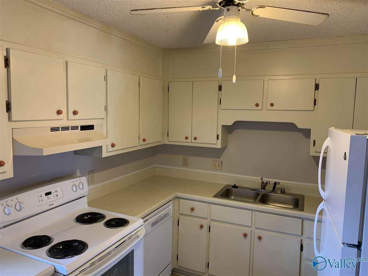 8142 Oldfield Rd Sw Apt 3 #3 - Photo 3 of 9