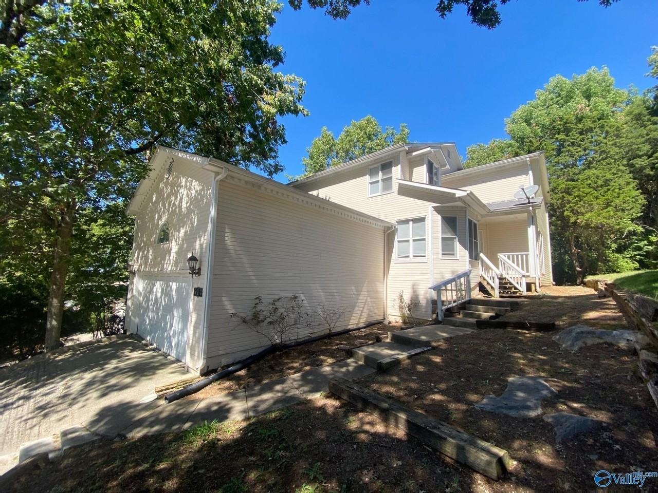 523 Farmingdale Rd Se - Photo 2 of 34