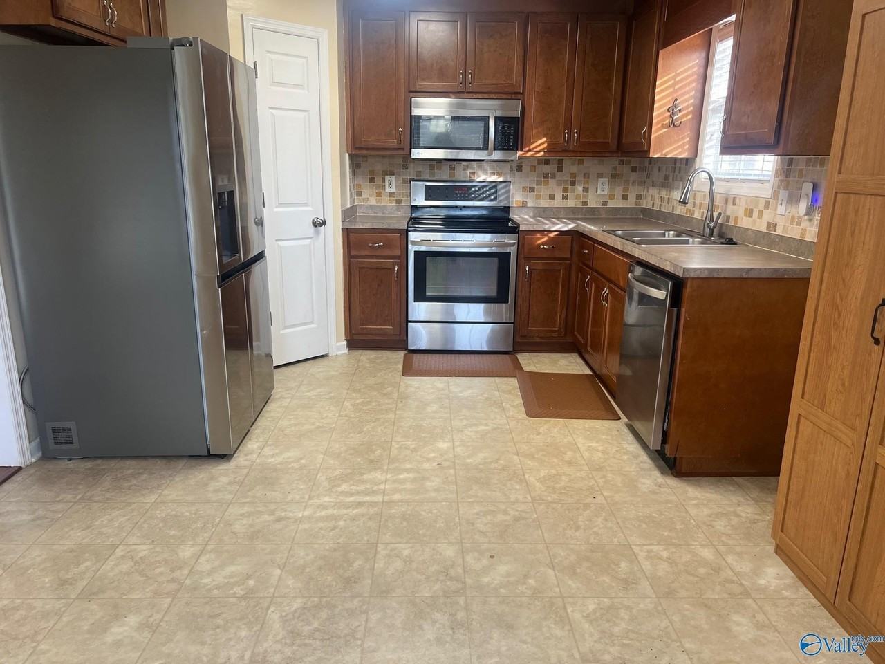 108 Ann Bradley Dr - Photo 5 of 17