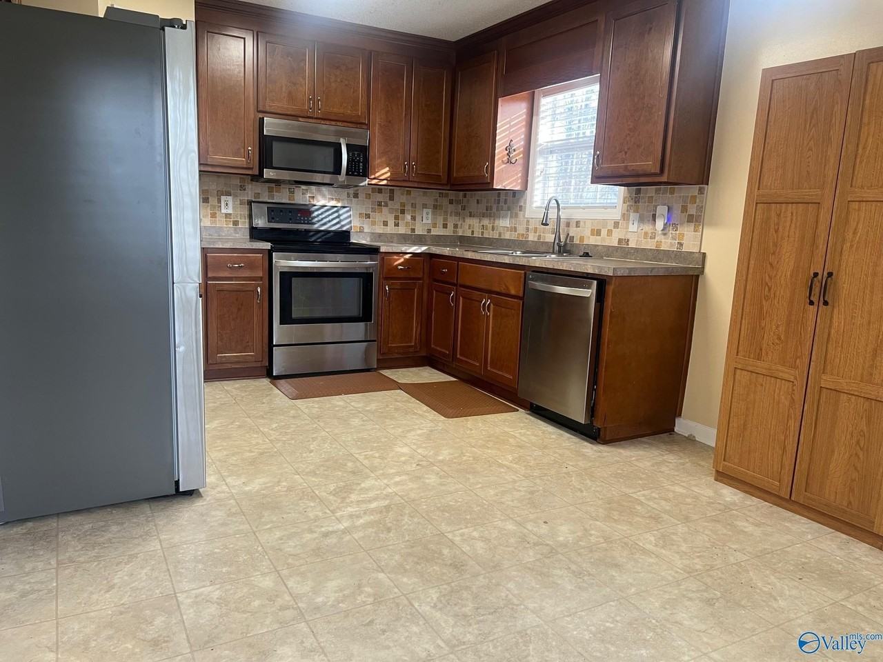 108 Ann Bradley Dr - Photo 6 of 17