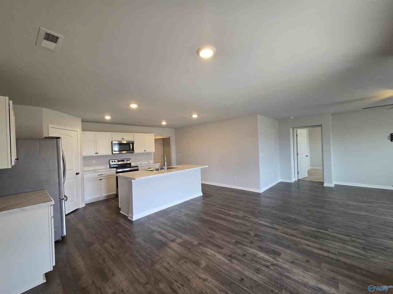 147 Tobin Ln - Photo 4 of 14