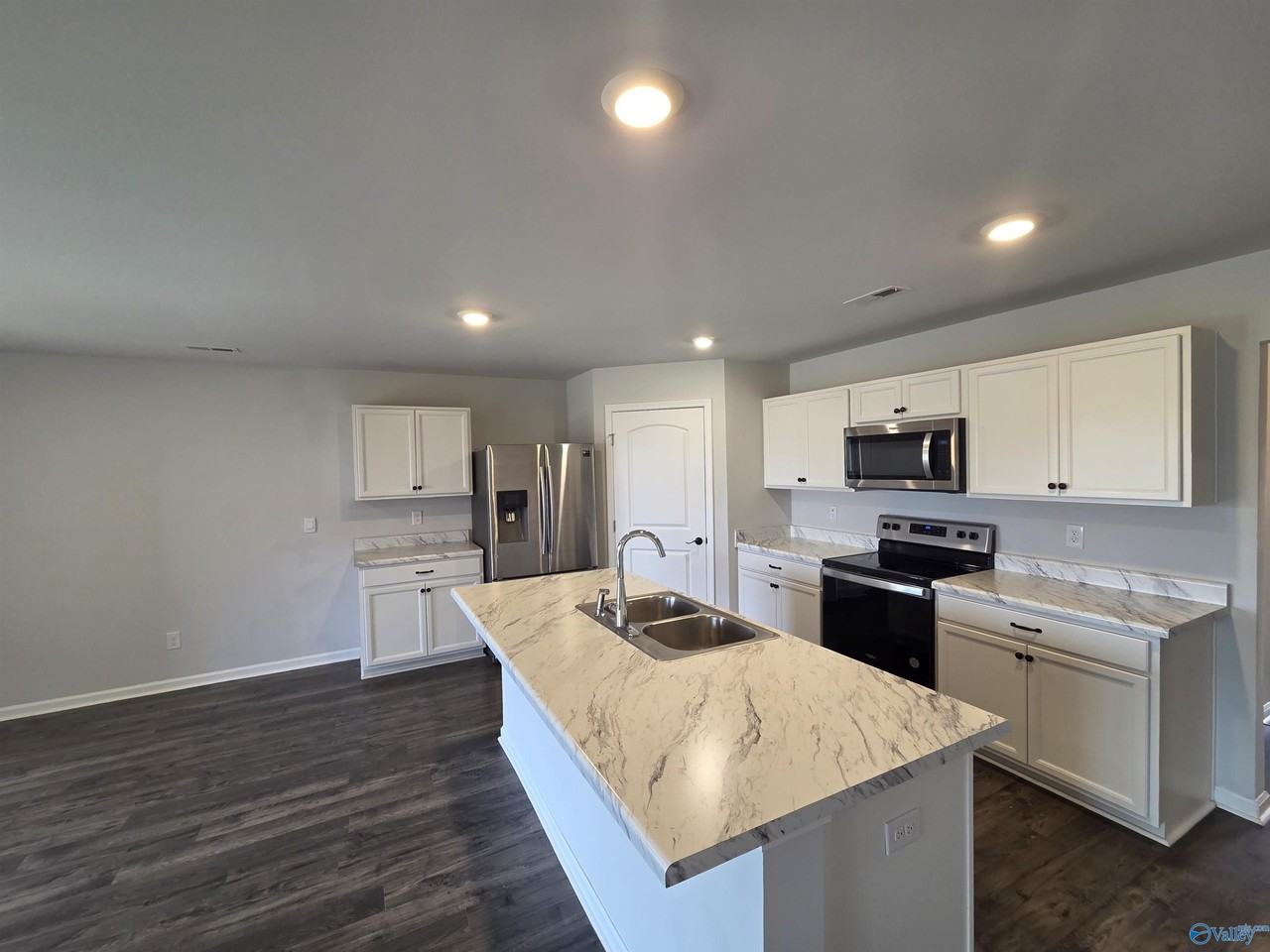 147 Tobin Ln - Photo 5 of 14