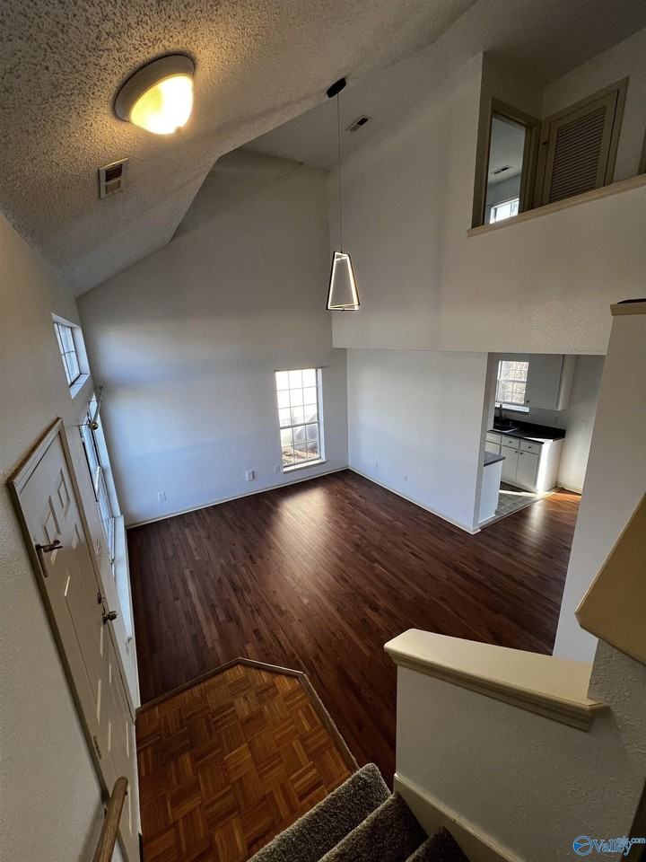 137 Rebecca Pines Dr - Photo 4 of 26