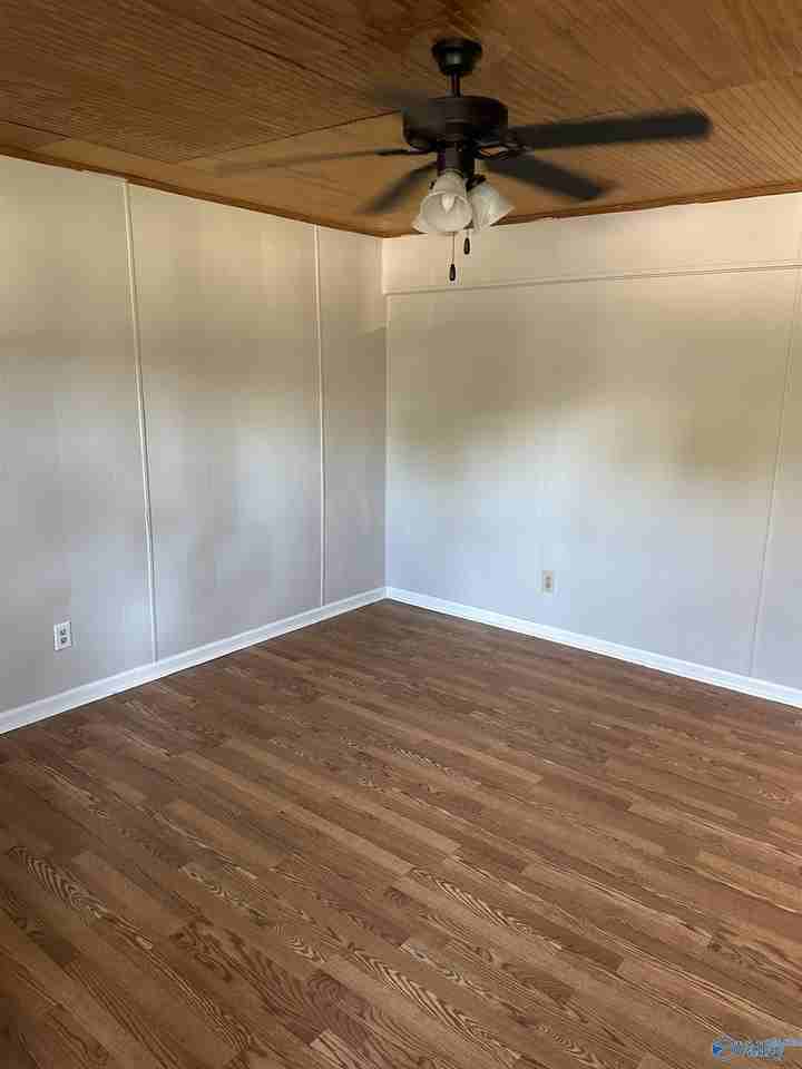 1402 Rison Ave Ne Apt B #B - Photo 2 of 10