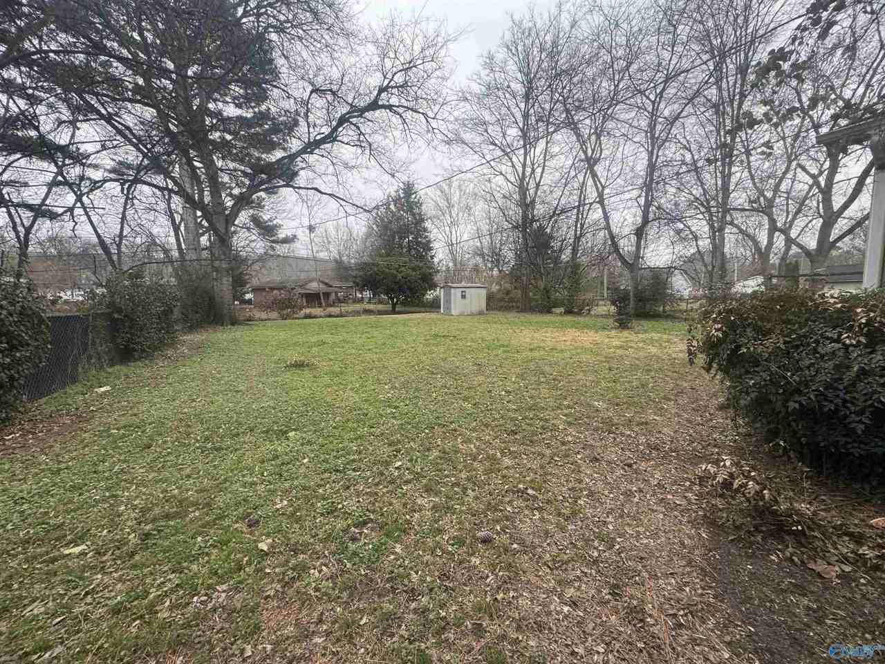 1808 Oakwood Ave Ne - Photo 3 of 19