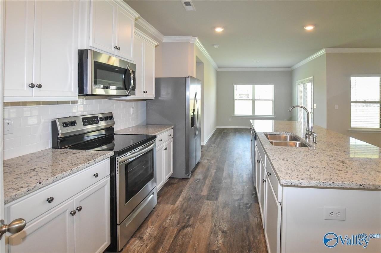 109 Delilah Ln - Photo 3 of 31