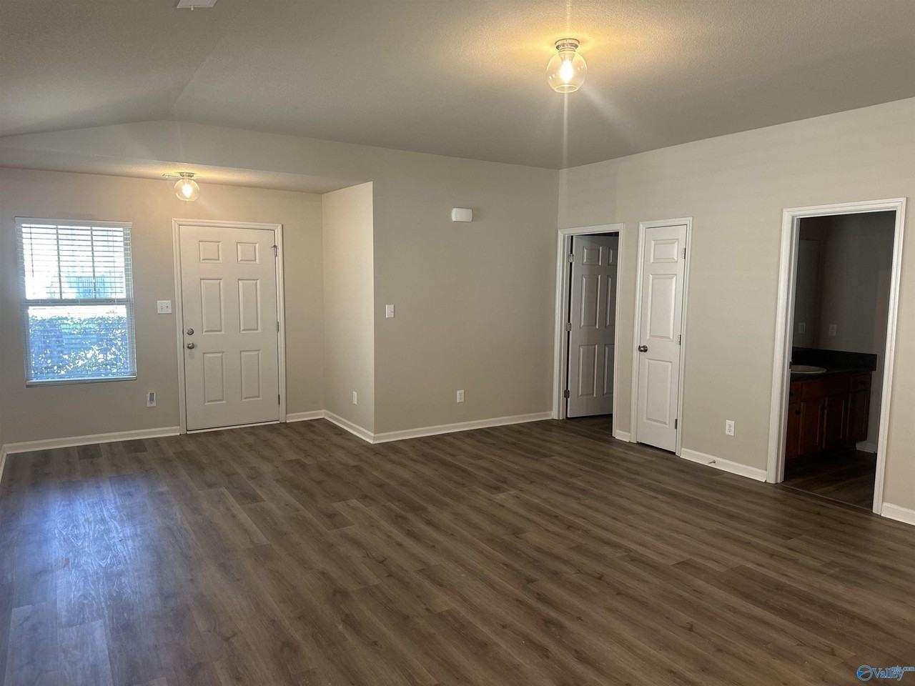 224 Sedgewick Dr - Photo 3 of 12