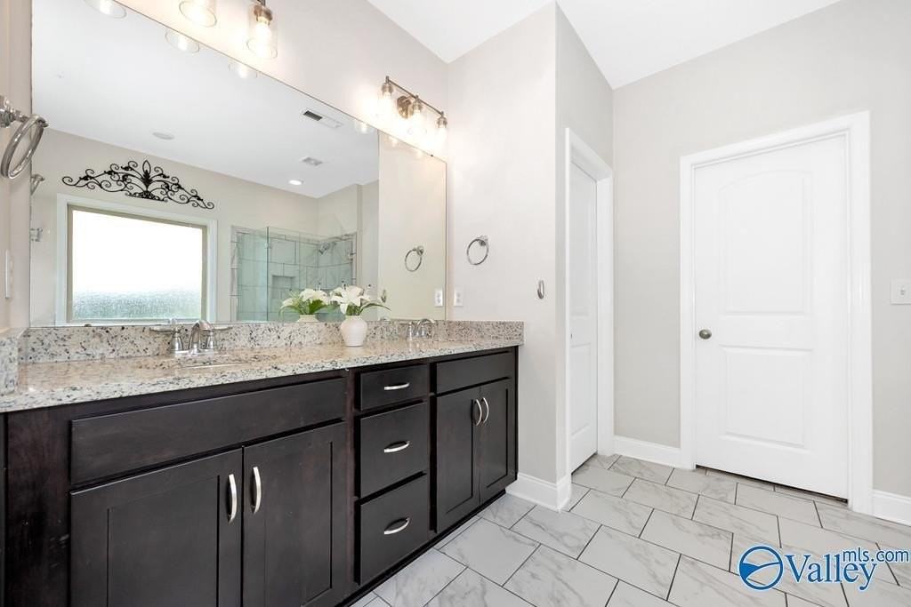 141 Slade Thomas Dr - Photo 5 of 16