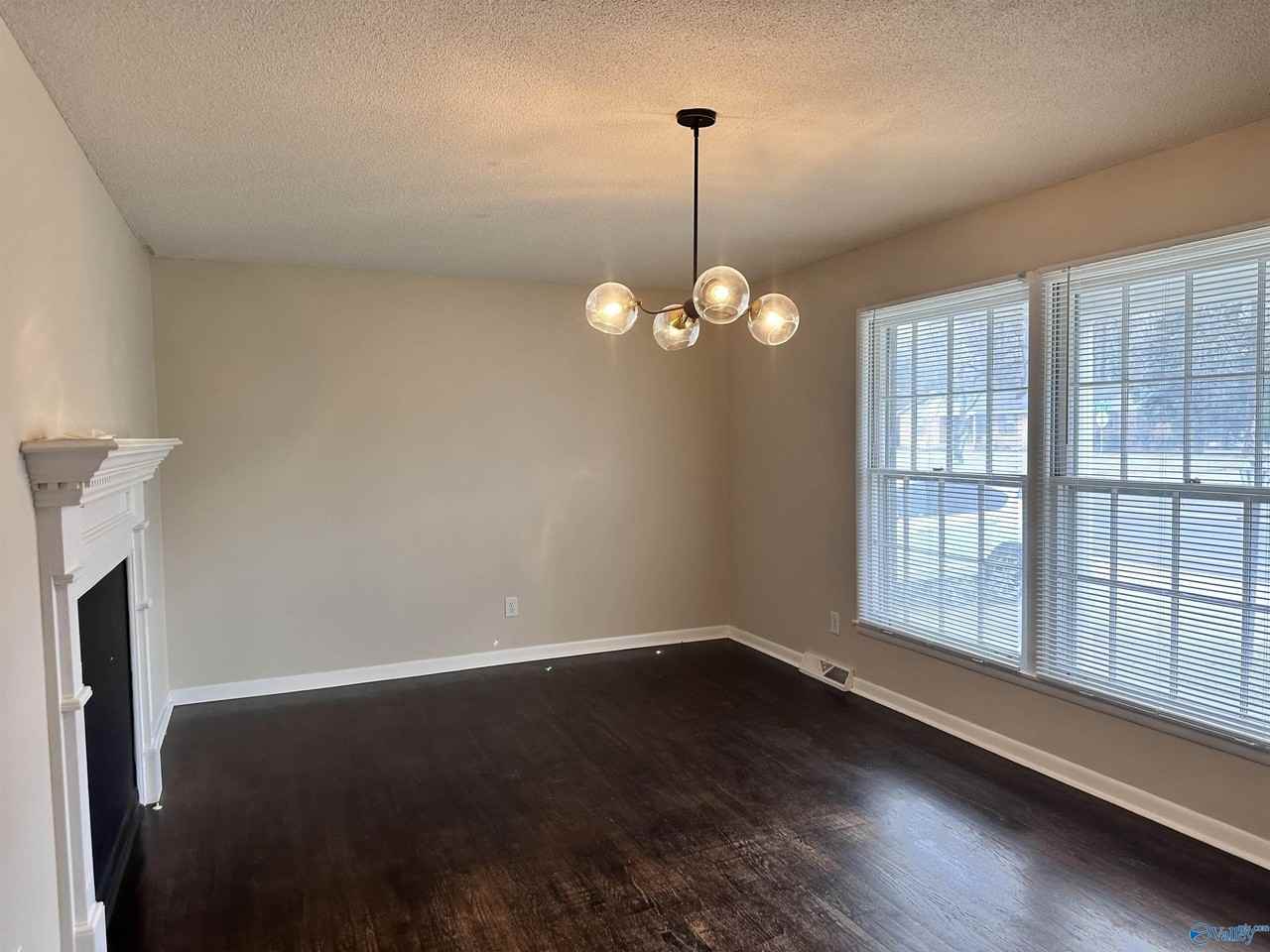 326 Drake Ave Sw - Photo 3 of 18