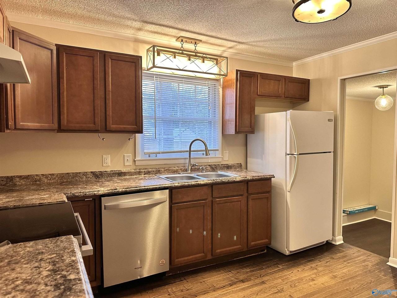 326 Drake Ave Sw - Photo 6 of 18