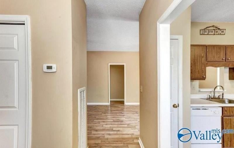 111 Bentworth Ln - Photo 2 of 31