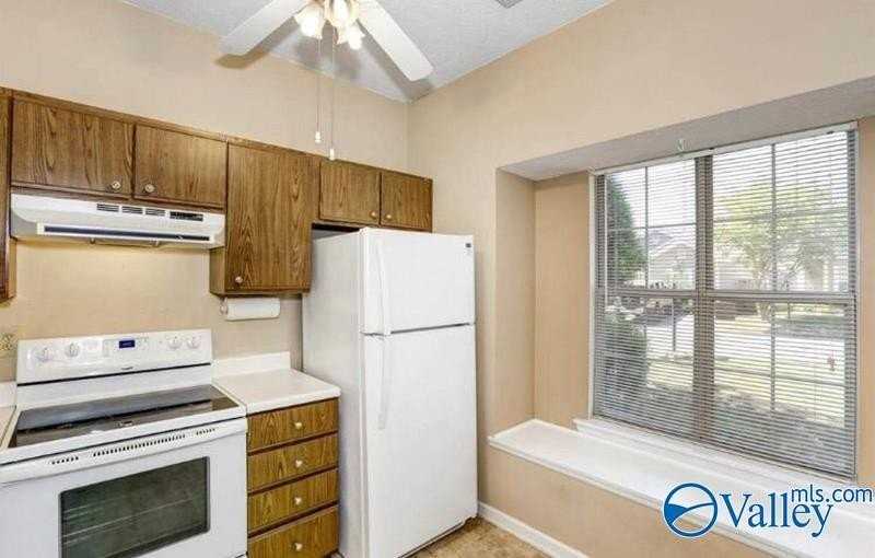 111 Bentworth Ln - Photo 3 of 31