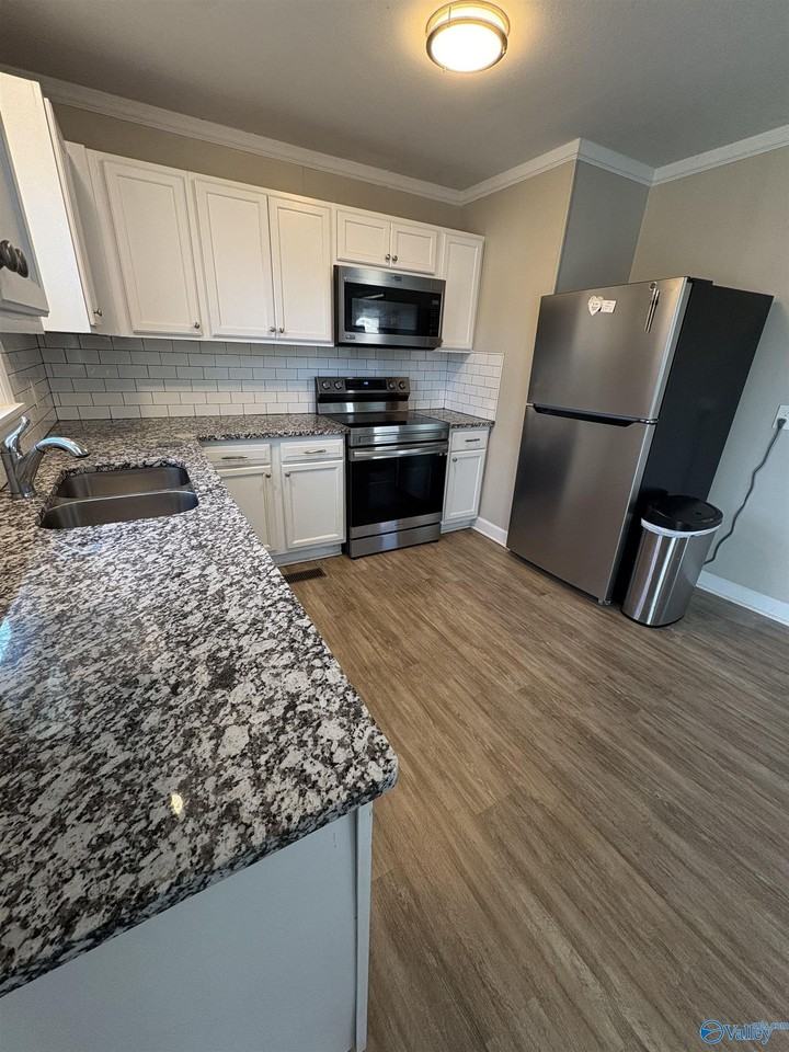 3118 Adonna Dr Nw - Photo 4 of 17