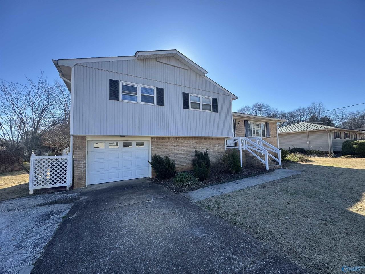 9904 Willow Cove Rd Se