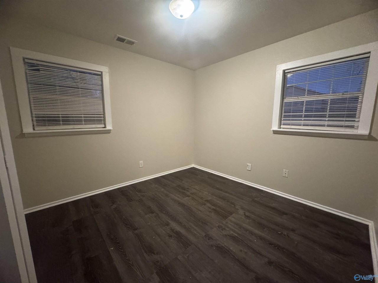 Tuxedo Cir Nw - Photo 5 of 24