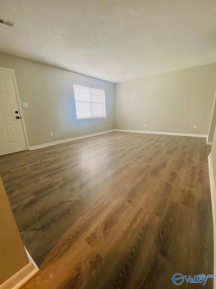 2432 Ells Rd Sw - Photo 3 of 22