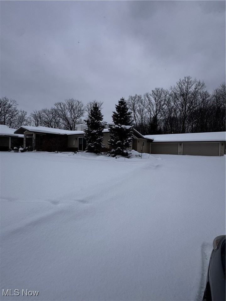 7633 Hidden Drive - Photo 2 of 26