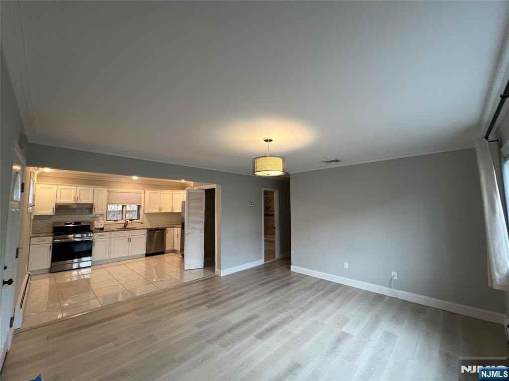 34 Willow Wood Ct 1st Fl