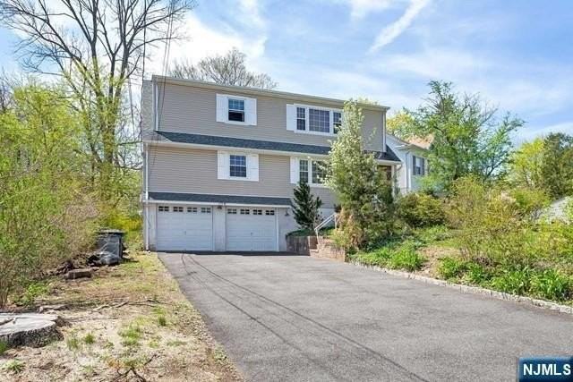 156 Bank St - Photo 3 of 19