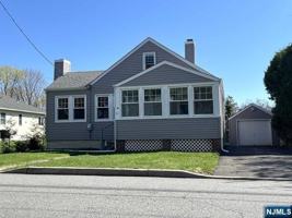 featured image of 34 Ahnert Ave