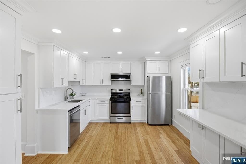 136 7th Ave 2nd Fl - Photo 2 of 20